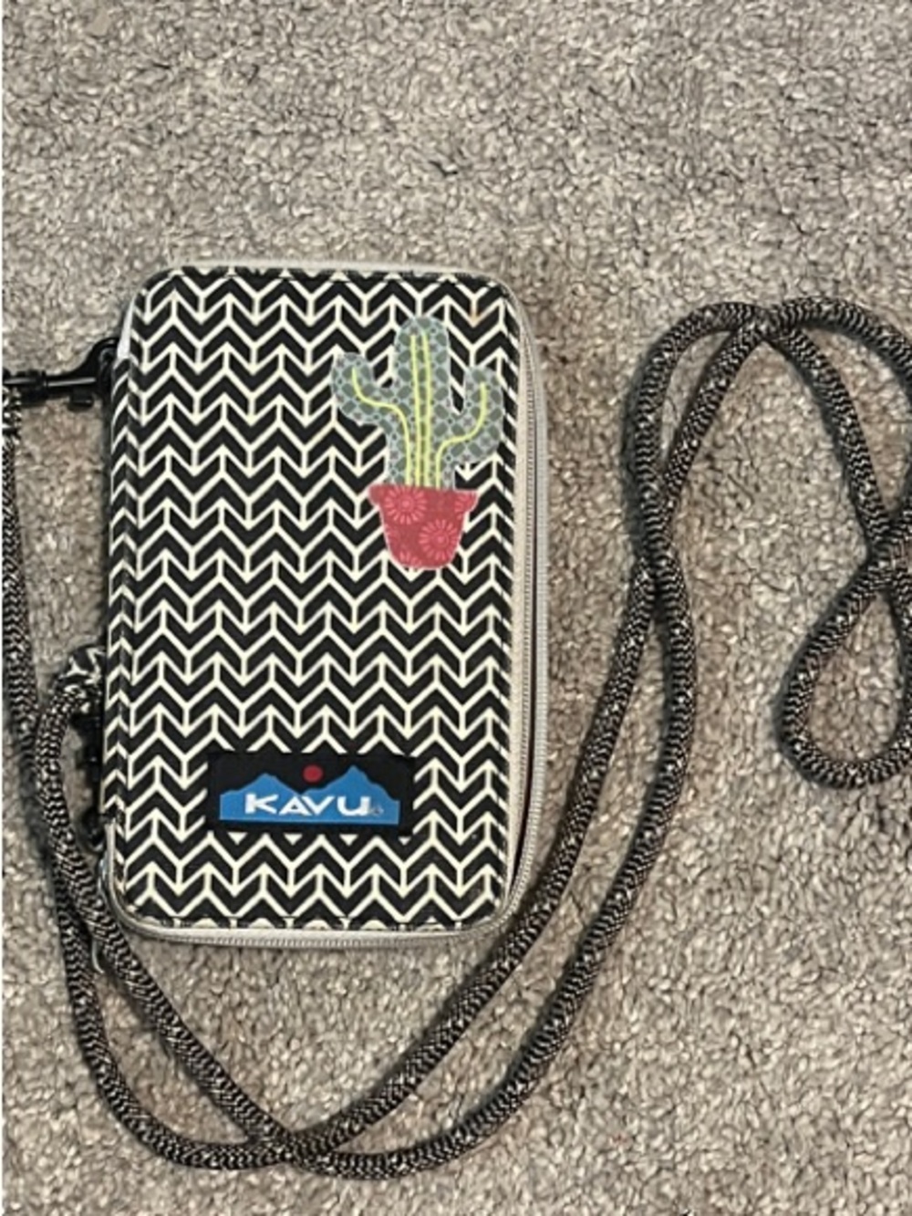 Kavu Black & White Zigzag Crossbody Wallet with Cactus Patch